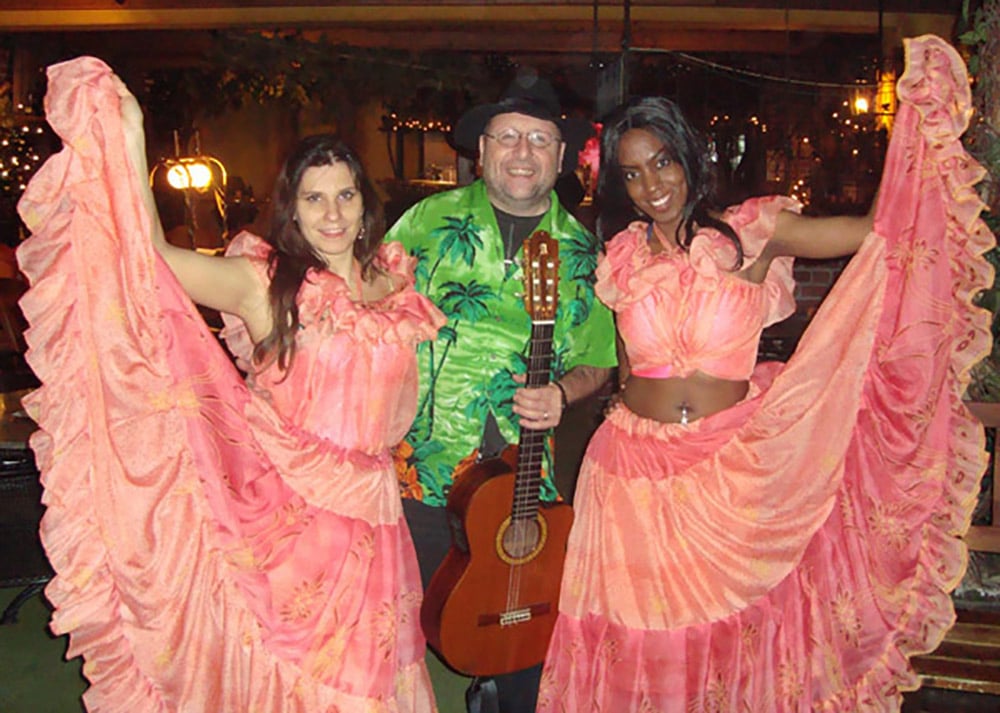 Salsa danseressen – hostesses, cocktailshakers, workshops en etertainment